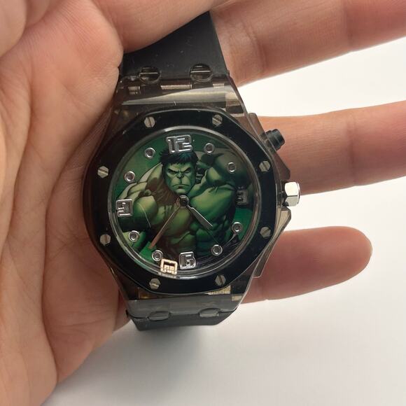 Marvel The Avengers HLK3302 Kids Watch, Black Working New Battery - Picture 7 of 8